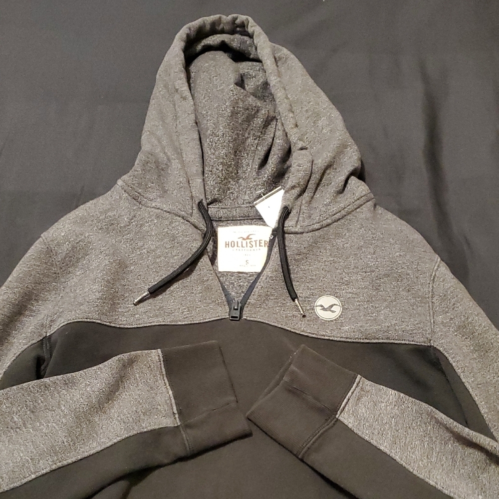 Hollister Two-Tone Gray and Black Hoodie Sweater - Picture 3 of 5